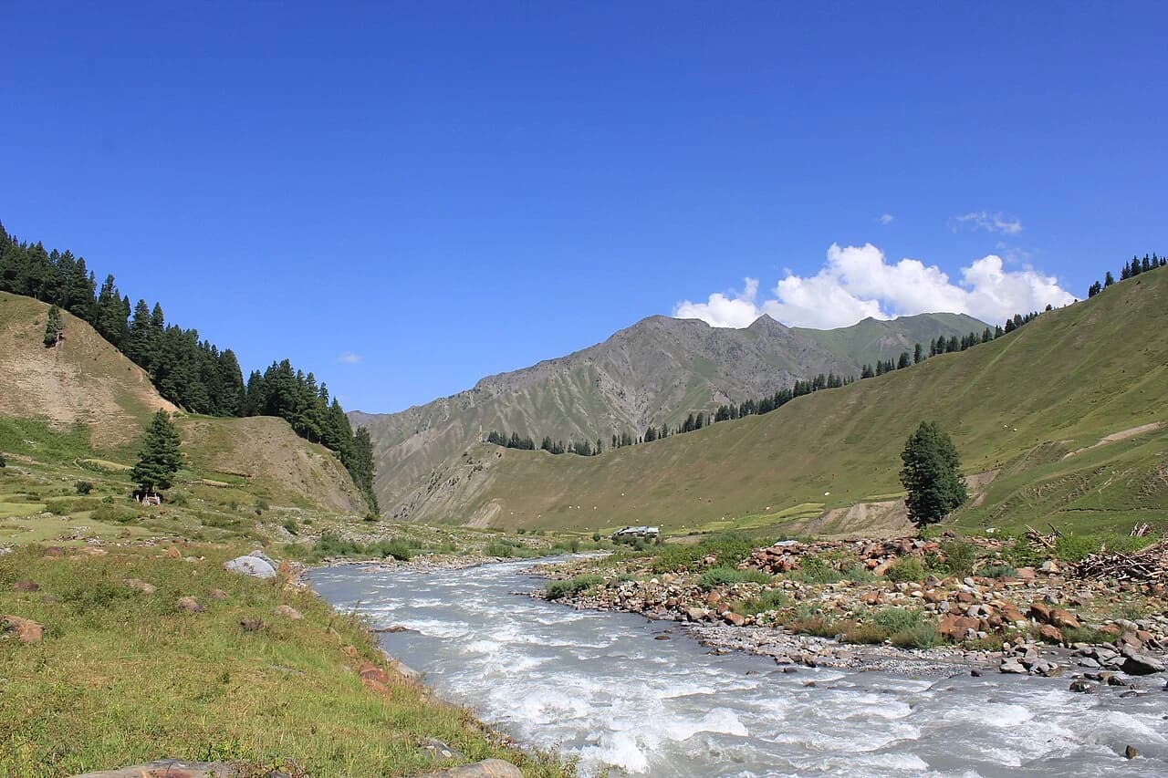 Mountain scenery and village life in Gurez